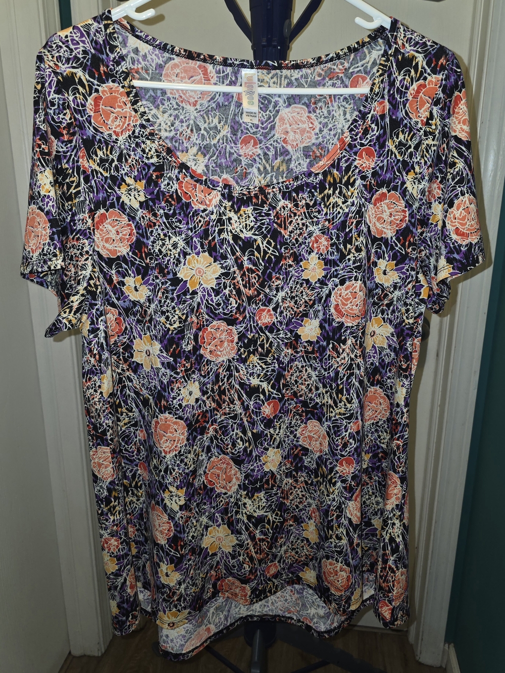 Floral Scoop Neck Women’s Top in Black and Coral